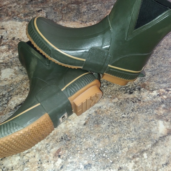 REI Explorer rain/ snow ankle boot. Unisex sz.9 - Picture 3 of 3